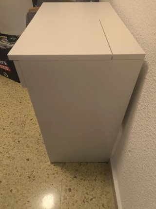 Mesa tocador maquillaje uñas espejo
