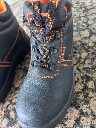 Botas de trabajo FERKO negras y naranjas
