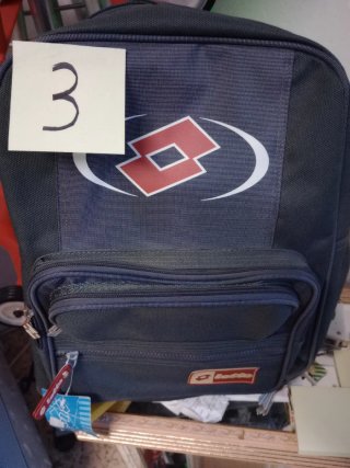 Mochila Niagara Negra y Roja Años 80 hay más