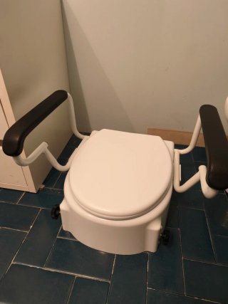 Elevador WC Inclinable con Reposabrazos