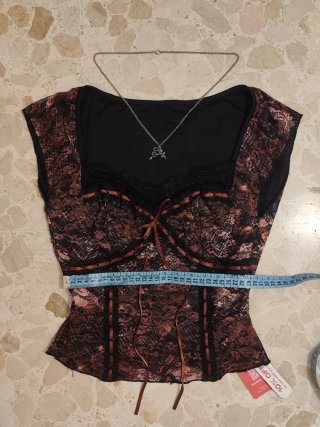 Blusa gótica serpiente encaje lazos
