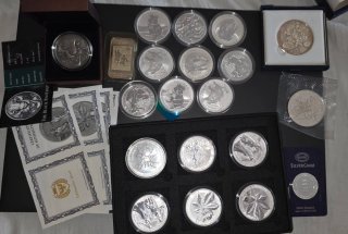 Se vende 20 monedas de plata