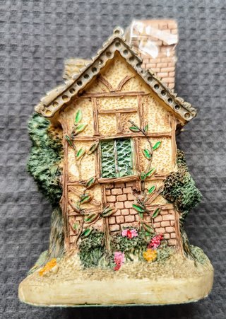 Reloj de sobremesa casita