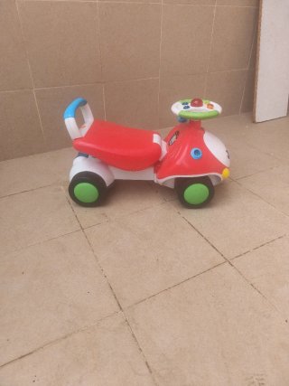 Correpasillos infantil coche rojo