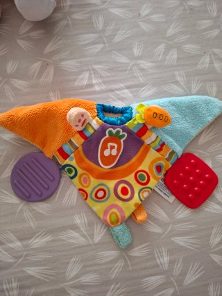 Lote juguetes bebé peluches y sonajeros