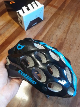 Casco Catlike y calas SPD Shimano