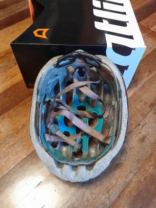 Casco Catlike y calas SPD Shimano
