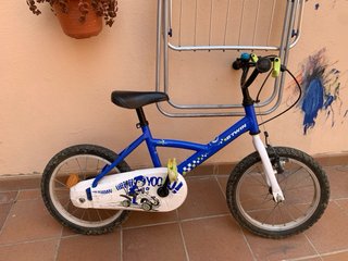 Bicicleta infantil azul BTWIN