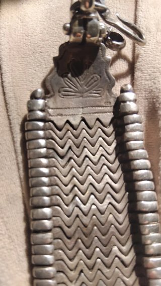 Pulsera de plata con piedras blancas