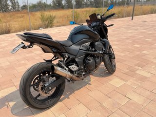 Kawasaki Z750 Naked Negra 2012