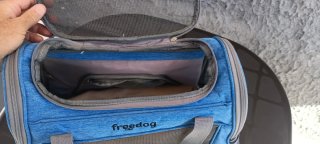 Transportín para mascotas de la marca Freedog. Es