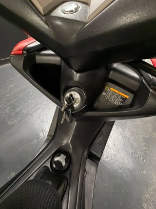 Yamaha NMAX 125 Scooter Rojo/Negro