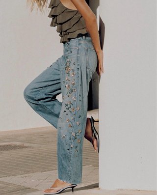 Pantalón vaquero Zara bordado flores Talla 44