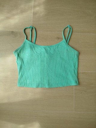 Crop top verde tirantes