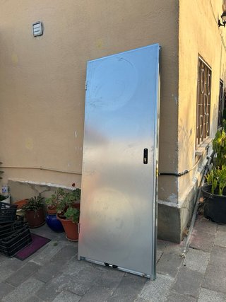 Puerta galvanizada sin estrenar 79x2’03