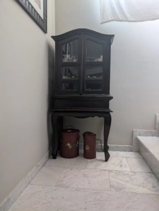 Mueble vitrina madera antiguo
