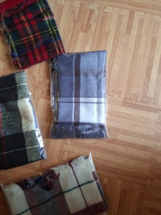 Bufandas de cuadros (varios colores)