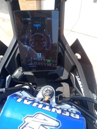 Moto Voge 800nrally Negra y Blanca