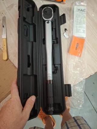 Llave dinamométrica TACKLIFE HTW2B
