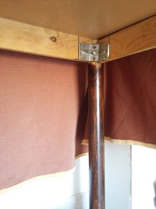 Mesa con tarima y cristal 150x80x75