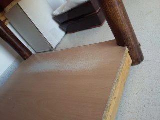 Mesa con tarima y cristal 150x80x75
