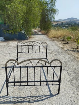 Cama antigua forja bronce