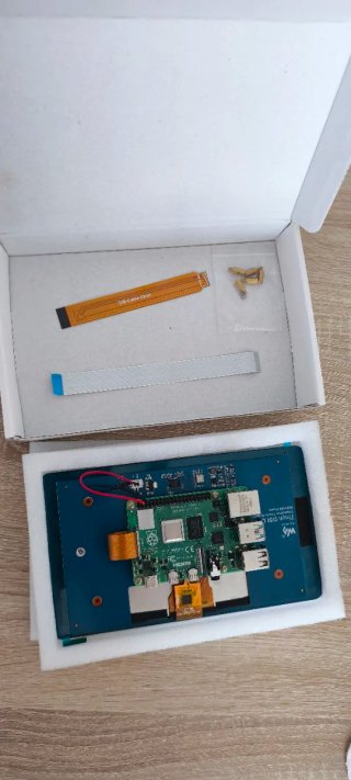 Raspberry Pi 4 (2GB) + Pantalla Waveshare 7 DSI