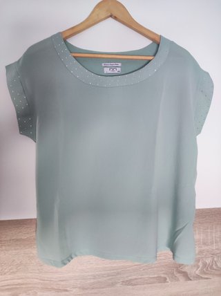 Blusa Menta con Tachuelas Talla L