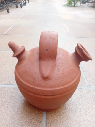 Pareja botijos de barro.