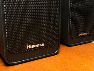 Barra Sonido Hisense con Subwoofer y Altavoces
