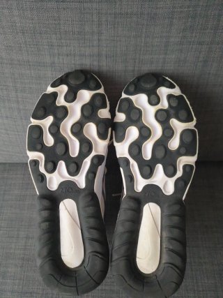 Nike Air Max 270 Scarpe da Ginnastica