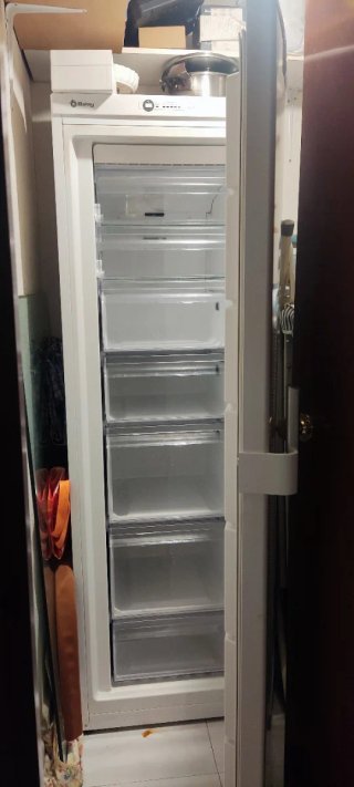 Congelador vertical Balay cajones