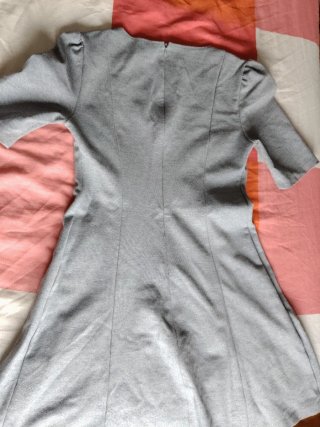 Vestido gris manga corta