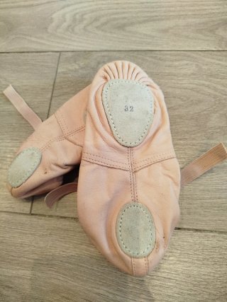 Zapatillas de ballet nuevas para niña (talla 32)