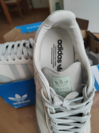 Zapatillas Adidas Samba Blancas y Grises