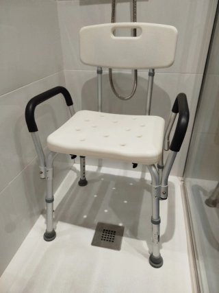 Silla de ducha para dependencia, casi nueva.
