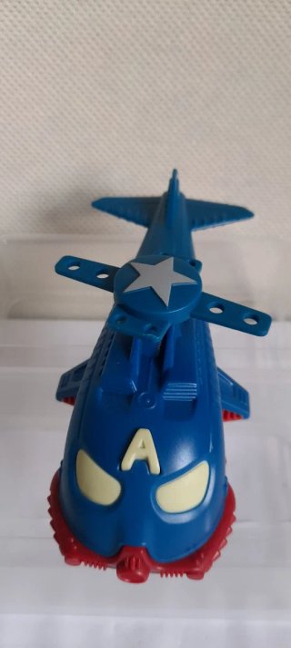 Capitan America Marvel Avengers Kinder Sorpresa