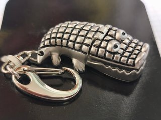 LLAVERO RELOJ COCODRILO