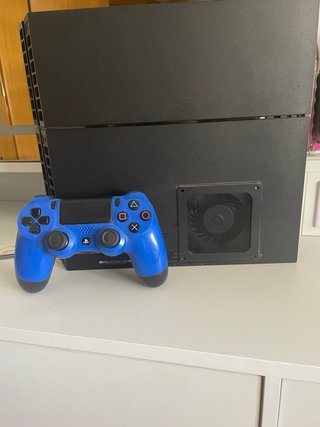 PS4 con caja accesorios originales y juegos