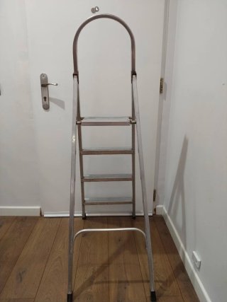 Escalera aluminio 4 peldaños