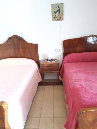 Cama antigua de madera