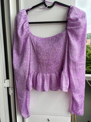 Top Zara flores lila talla XS
