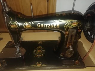 Máquina de coser Gritzner antigua