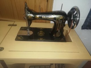 Máquina de coser Gritzner antigua
