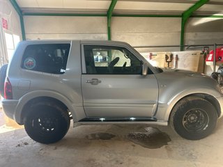 Mitsubishi Montero 2004