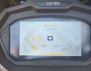 Moto Scooter LETBE MECHA 125cc Negra y Amarilla