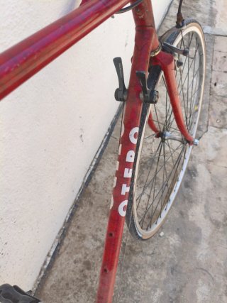 Bicicleta de carretera Otero Roja