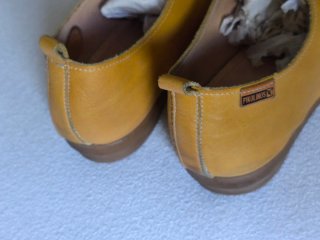 Zapatos Pikolinos Mostaza