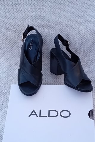 Sandalias de piel, negras, cómodas con tacón ancho