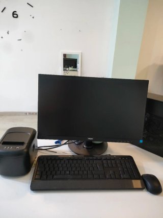 Ordenador y Monitor Negro para negocios